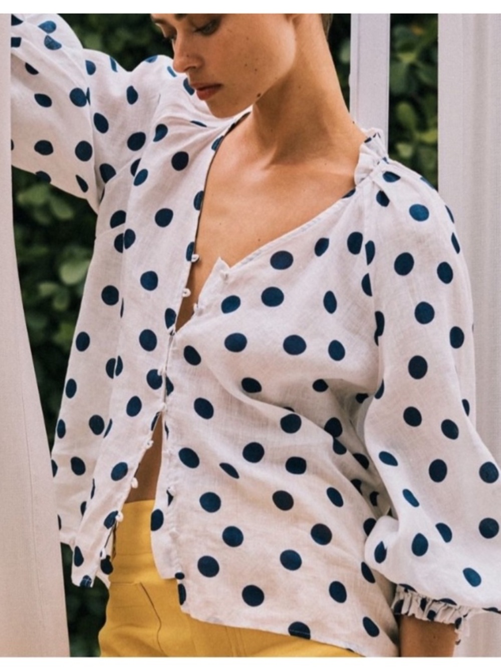 Anthropologie Maeve Women’s White Blouse with Navy Polka Dots Size Medium NWT